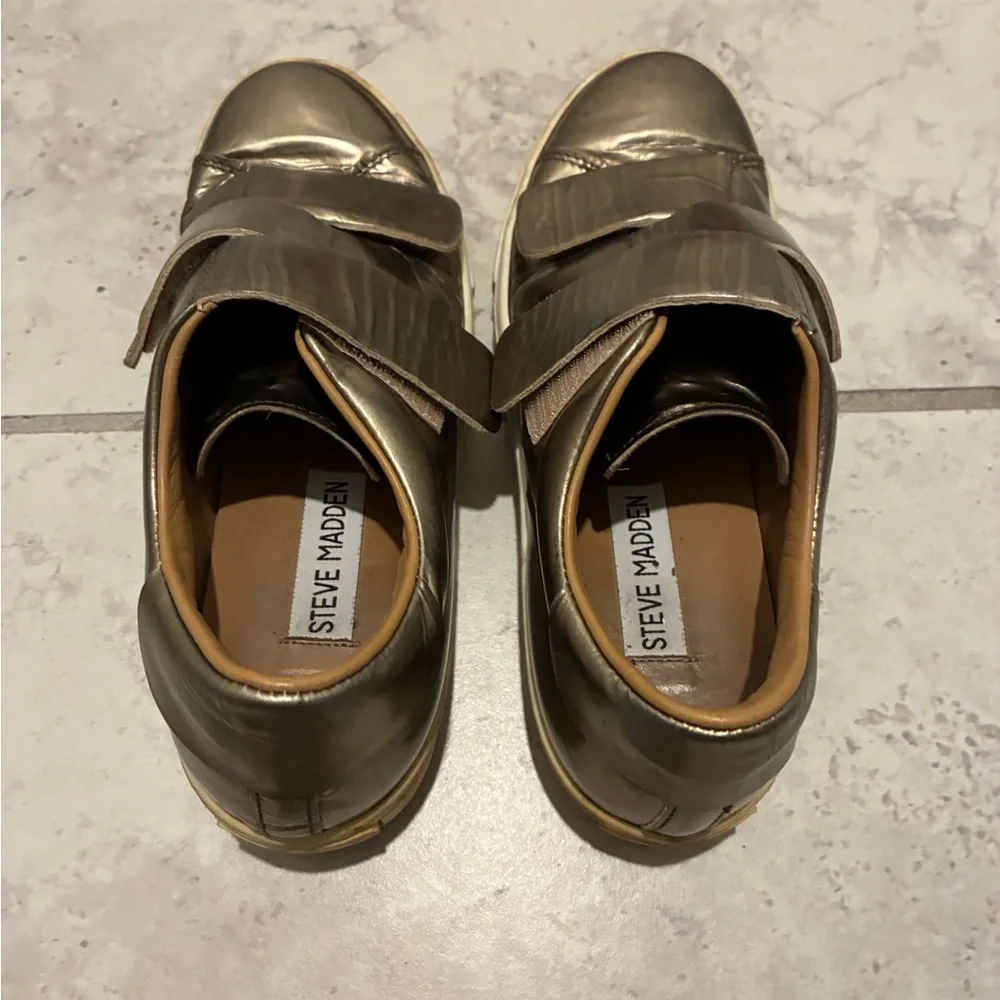 Steve Madden GOLD Metallic Platform Sneakers Size 5 Y2K Glam
